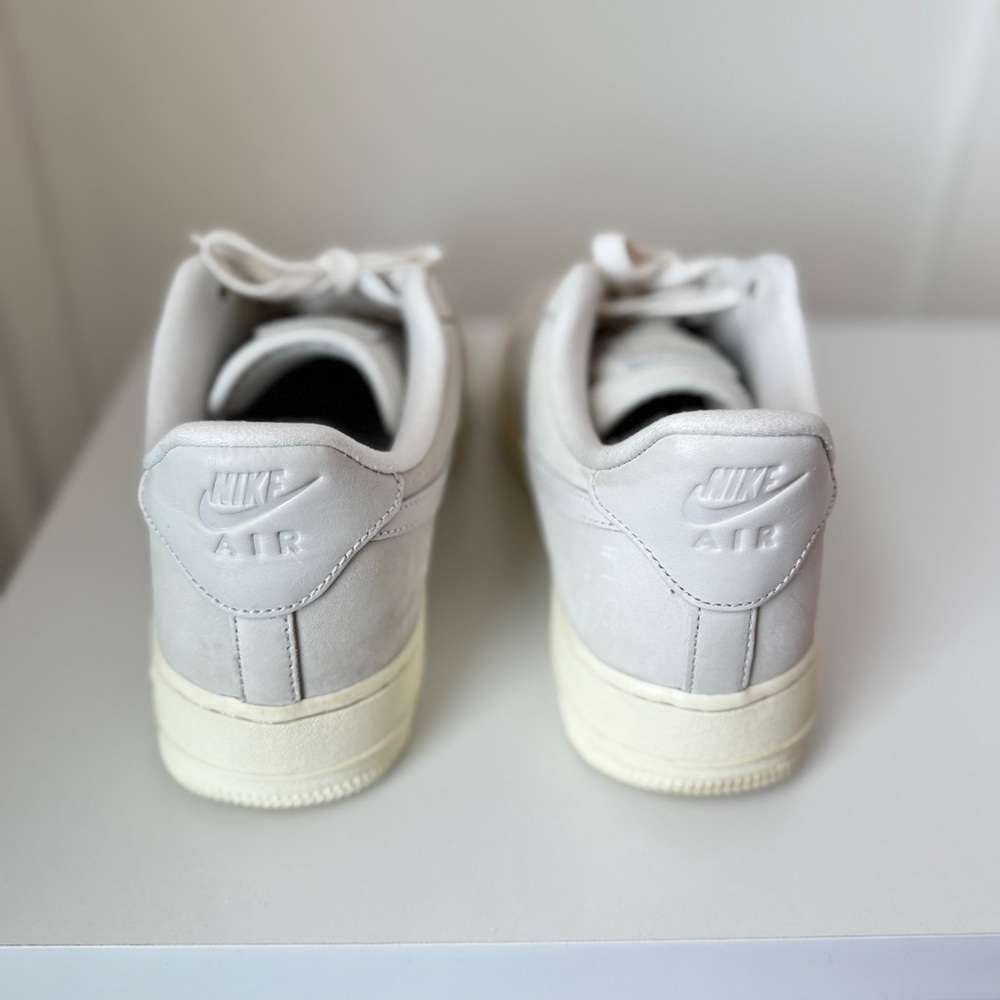 Nike Air Force 1 '07 Sneaker Women's Size 11 - Picture 8 of 9